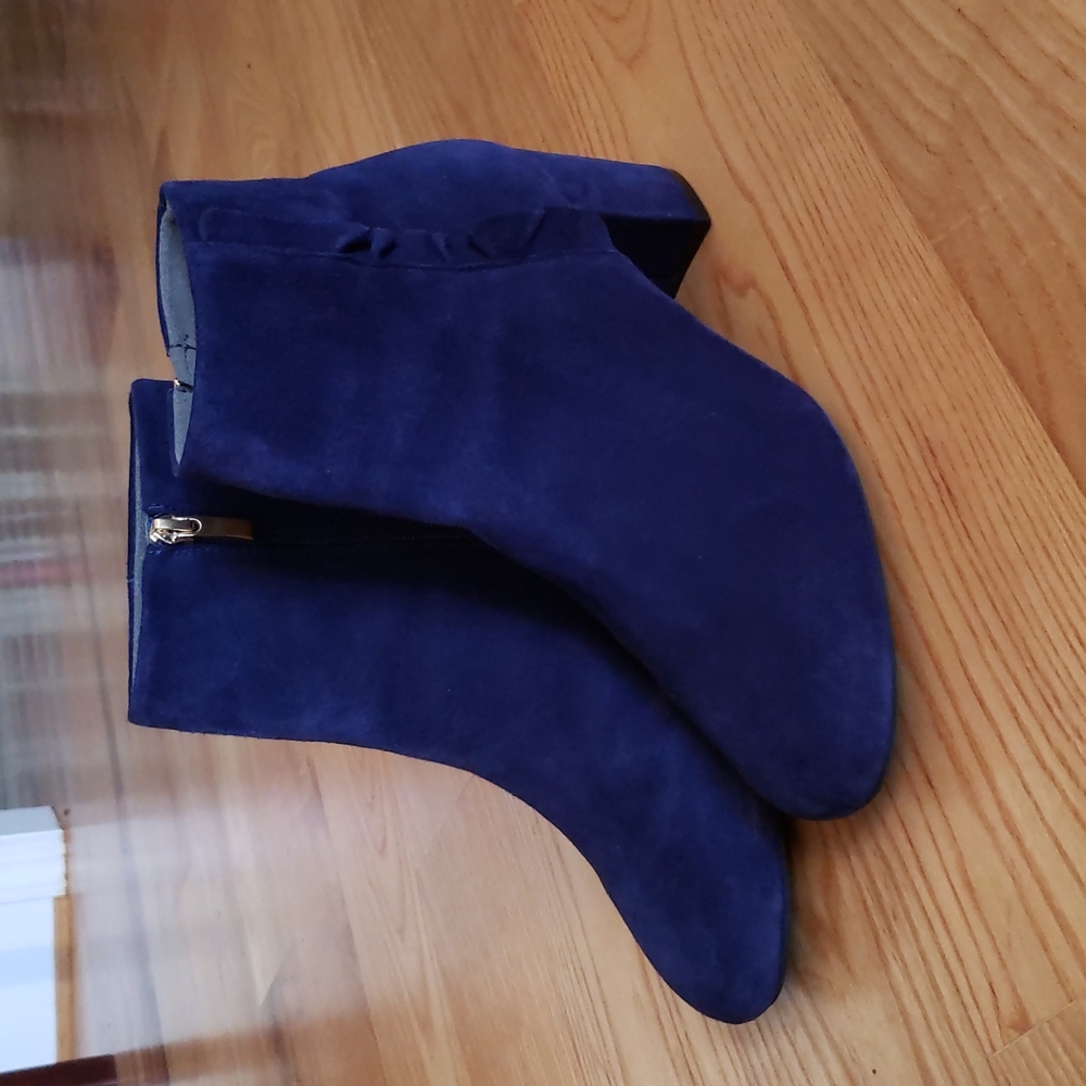 Rockport Oaklee Ruffle blue suede boots size 8.5 wide